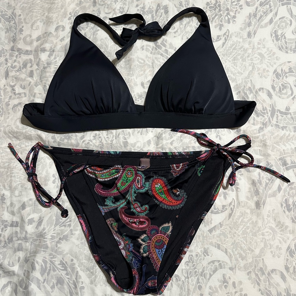 Victoria’s Secret bikini